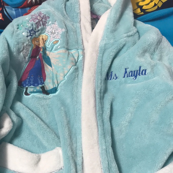 “Kayla” personalizes Disney Frozen robe size 9/10 - Picture 1 of 7
